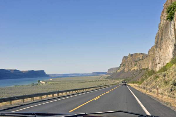 Beautiful scenery on the way to the Grand Coulee Dam